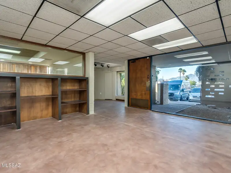 2,975 Sqft Office Space for Sale in Prime Broadway and Wilmot Location with Parking Lot