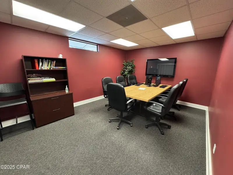 Commercial Office Building for Lease in Central Panama City, Ideal for Charter School or Medical Use