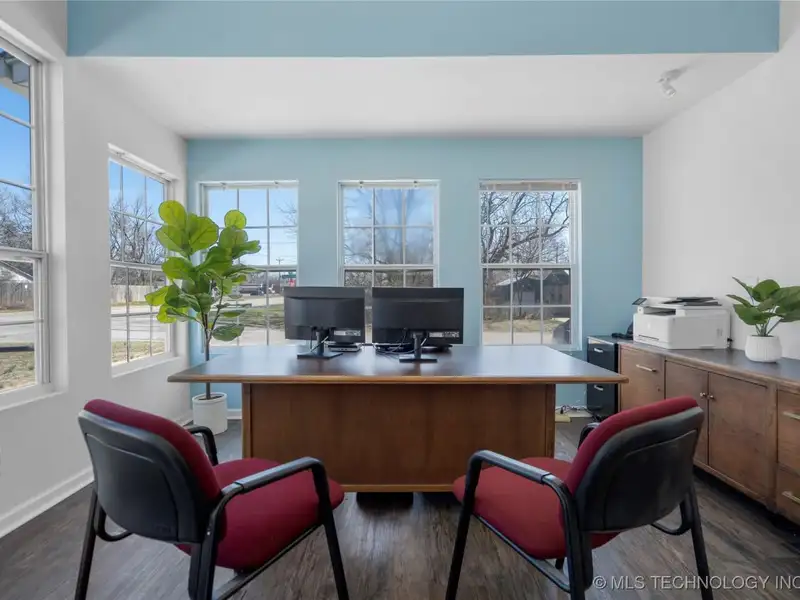 Commercial Office Space with Storage and Tenant in Growing Sapulpa, Oklahoma
