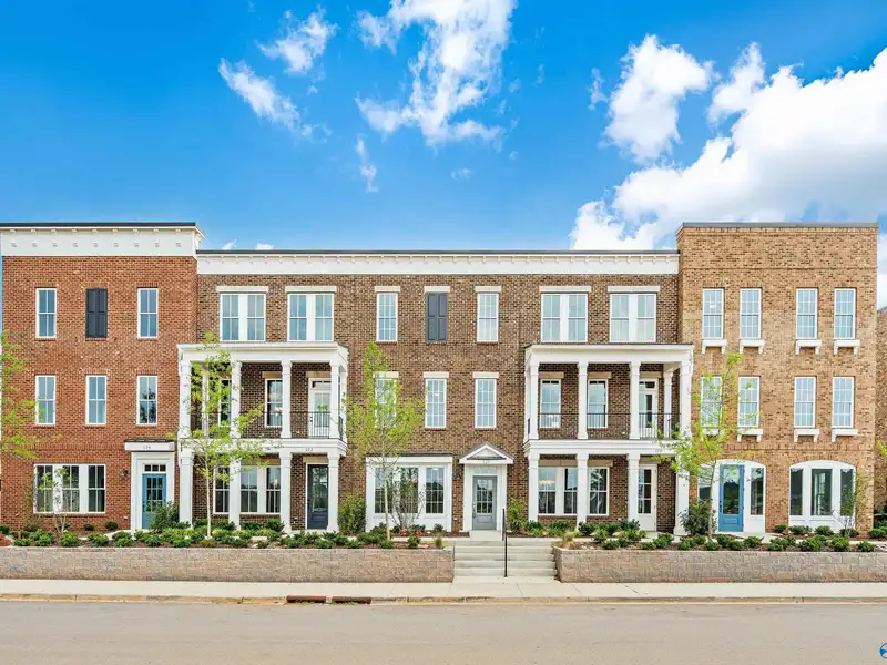 Live/work Townhome with Flex Space, 2 Primary Suites, and 2-car Garage in Prime Location
