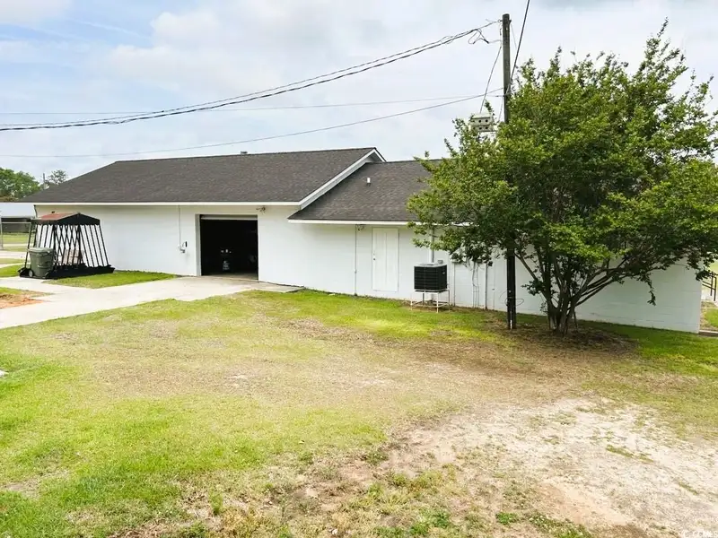 Commercial Property with Office and Warehouse on 1.5 Acres in Andrews, Sc