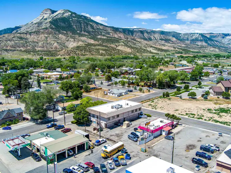 Two-story Commercial Investment Property in Downtown Parachute with 6%+ Cap Rate