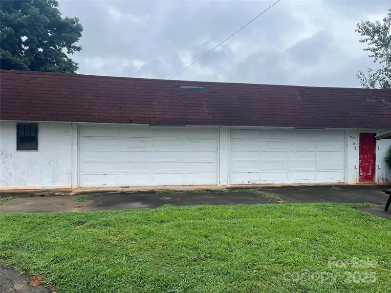 High-traffic Commercial Property with Multi-use Buildings in County Center
