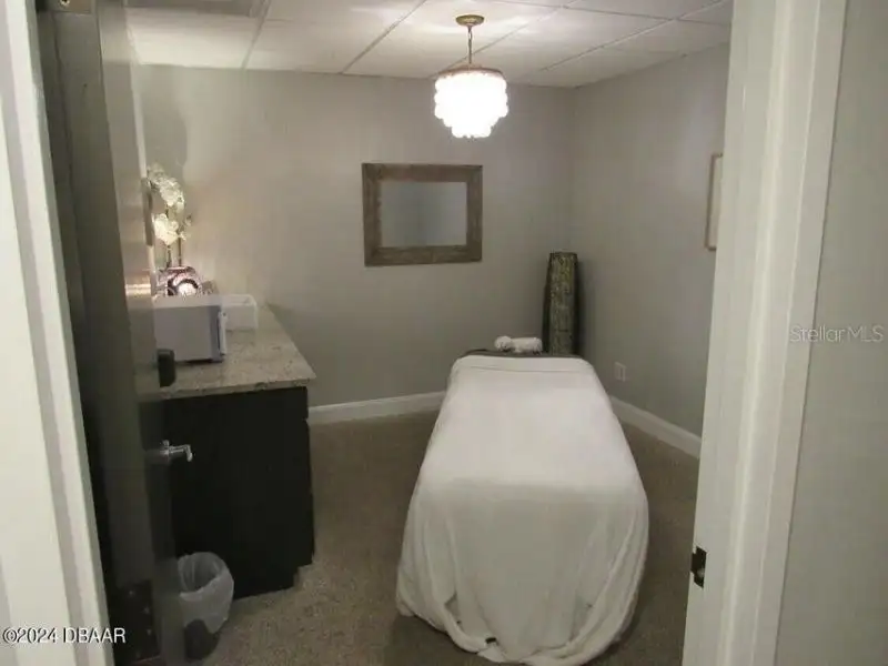 Renovated Medical Suite in Granada Oaks Building, Ormond Beach - 1632 Sf Turnkey Opportunity