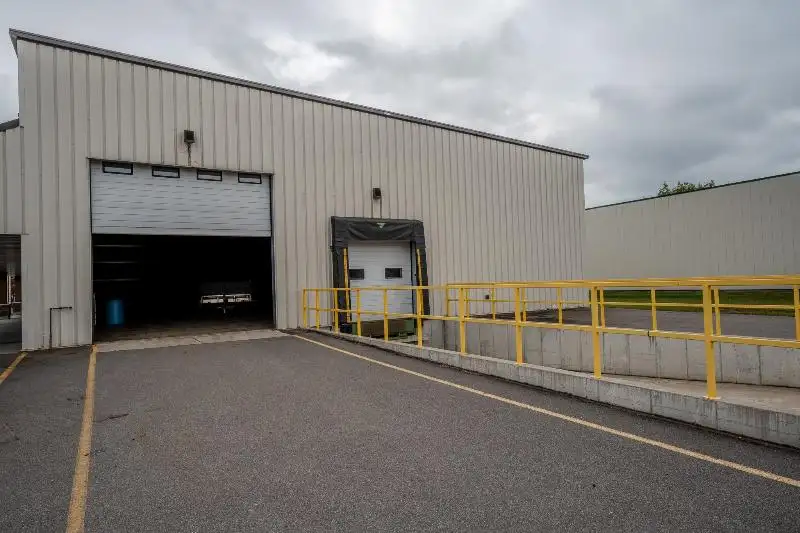 Prime Retail and Warehouse Buildings for Sale on Main St with High Traffic Counts