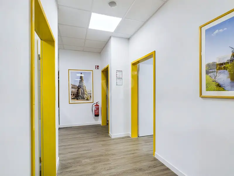 Spacious Medical Practice Space with Private Area in Convenient Location, 253 Sqm