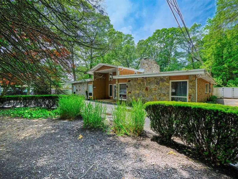 Unique Multi-use Property with Dental Practice and 2+ Bedroom Apartment in Prime Location