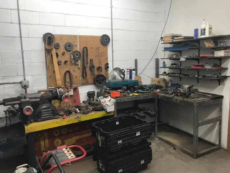 Prime Auto Parts Store with Excellent Location on High Traffic State Hwy 13 and 182