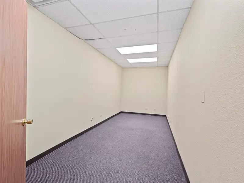 Two-story Commercial Investment Property in Downtown Parachute with 6%+ Cap Rate
