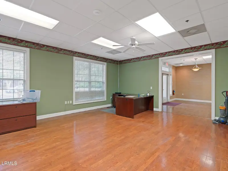 Multi-use Building with Long-term Tenant and Warehouse/office Space in Prime Location
