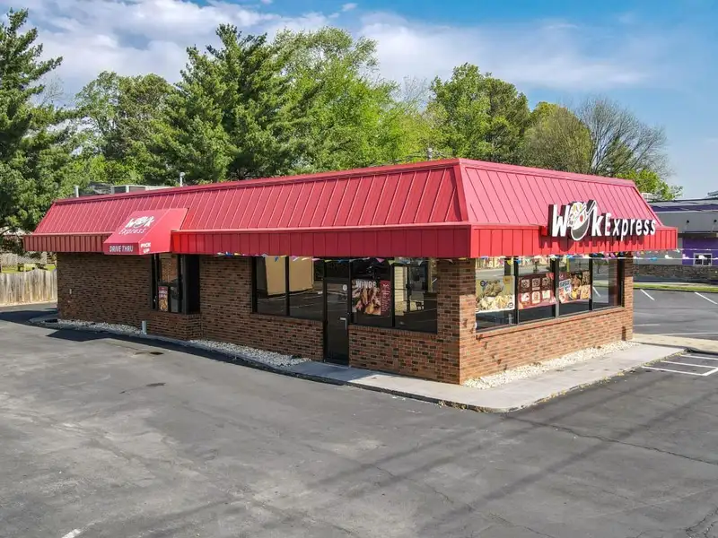 Prime Commercial Restaurant Space in High-traffic Location, 2915 Sq. Ft.