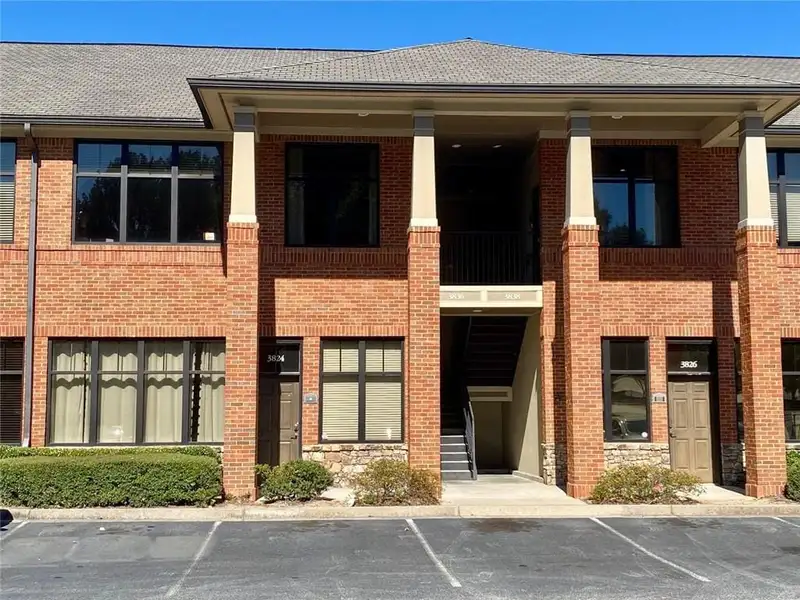 Street Level Office Space in Highland Grove Business Complex, Ideal for Professional Services