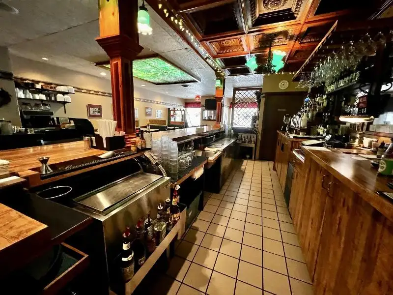 Established Supper Club with Apartment in Berlin - 50 Years of Community Legacy