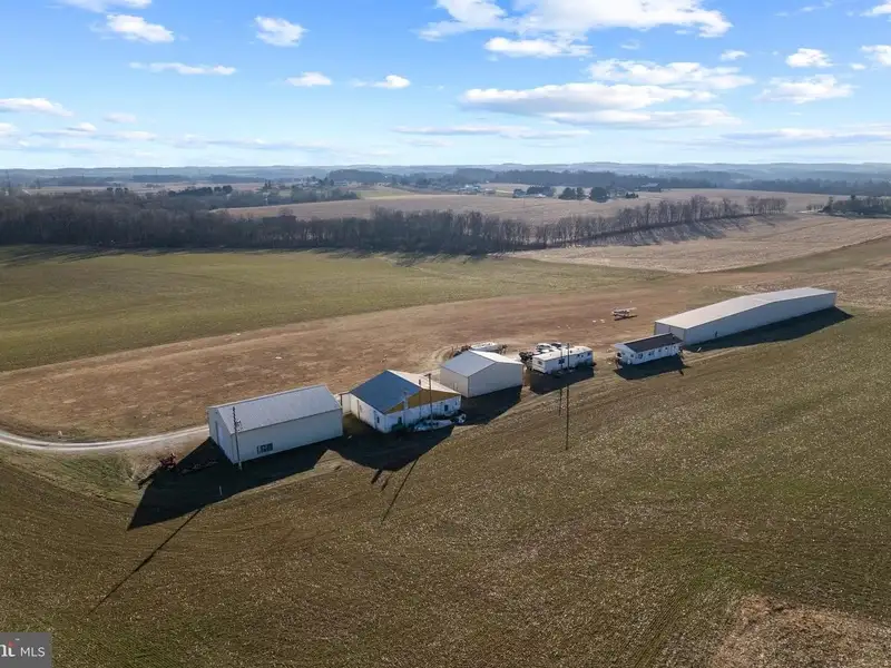 Baublitz Commercial Airport: 10 Acres with Hangars and Income Opportunities in York County, Pa