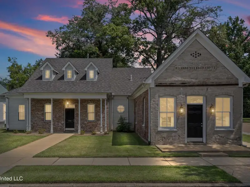 Versatile Office Space with Conference Room and Kitchen in Downtown Tunica