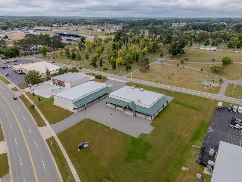 Prime Retail and Warehouse Buildings for Sale on Main St with High Traffic Counts