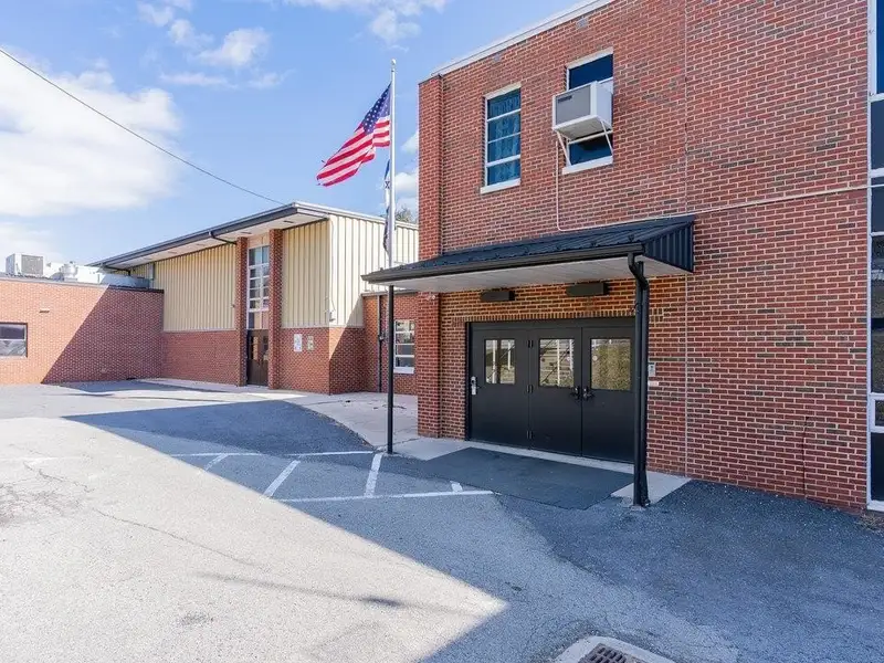 Expansive 44,962 Sf Property on 5 Acres in Historic Franklin - Versatile Development Opportunity