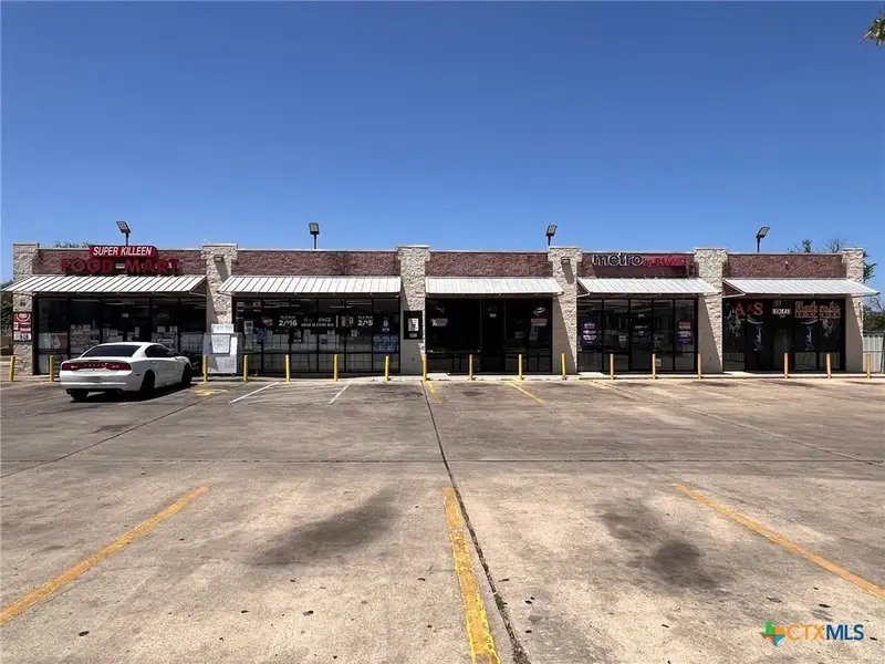 Retail Space for Lease on West Hallmark, Killeen - Former Barber Shop