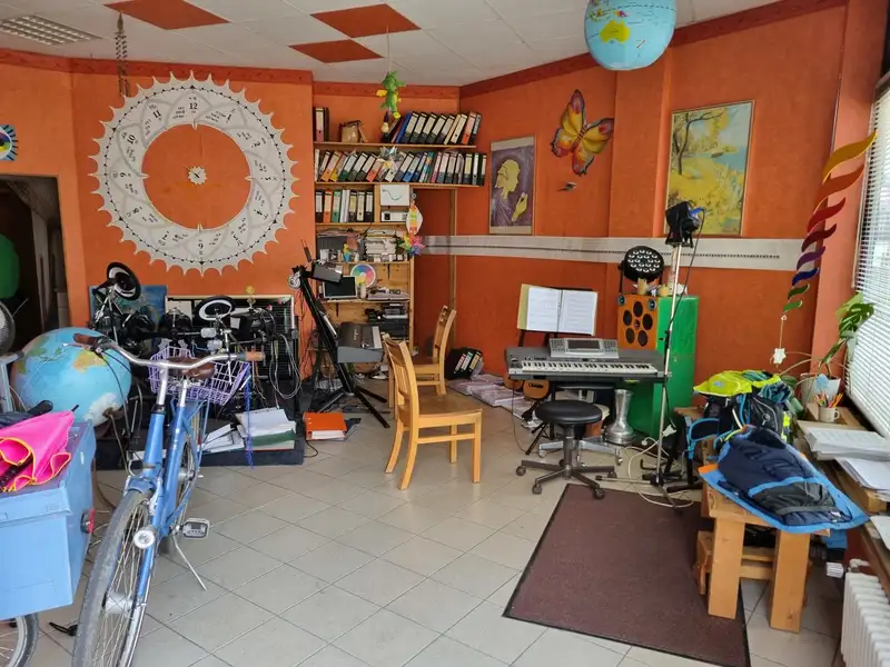 Four Commercial Units in Prime Location of Altdorf with Diverse Retail Opportunities