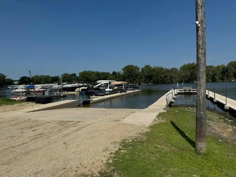 Premier Full-service Marina with 95 Slips on Rock River, Direct Lake Access