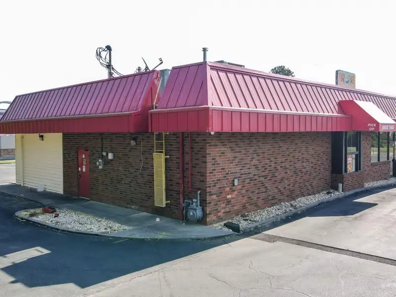 Prime Commercial Restaurant Space in High-traffic Location, 2915 Sq. Ft.