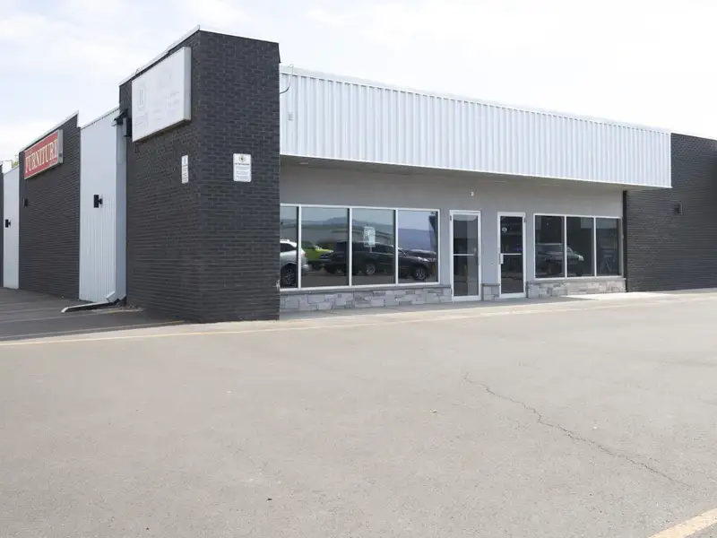 Fully Renovated Retail Center on High-traffic North Avenue with 4,000 S/f Unit Available
