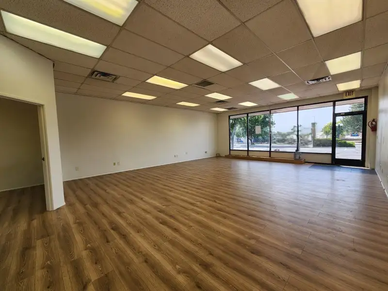 Retail Shop or Office Space for Lease Near North Avenue Wal-mart