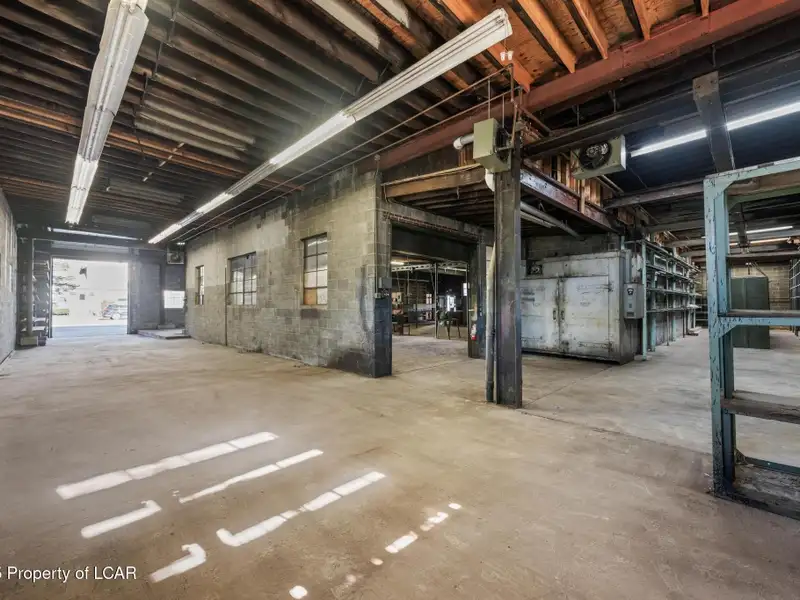 8,000+ Sq Ft Versatile Building in Central Wyoming Near Wyoming Ave