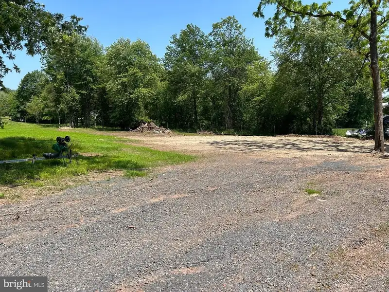 Versatile 4.5-acre Property on Bethlehem Pike with House, Barn, and Office Space