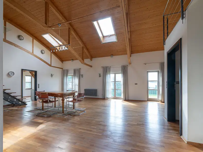 Versatile Commercial Property with Residences in Nördlingen’s Prime Location