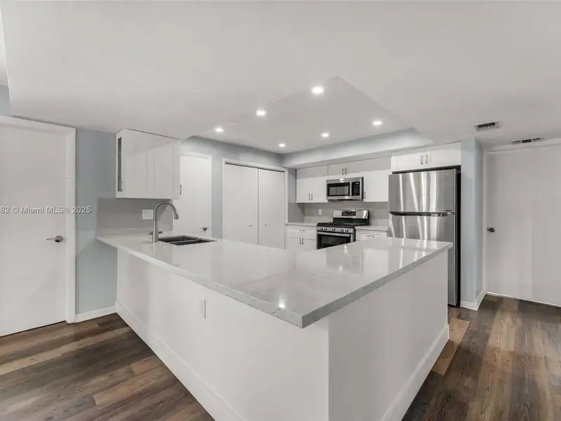 Remodeled 5-bedroom Home on 1 Acre in Redlands Near National Parks