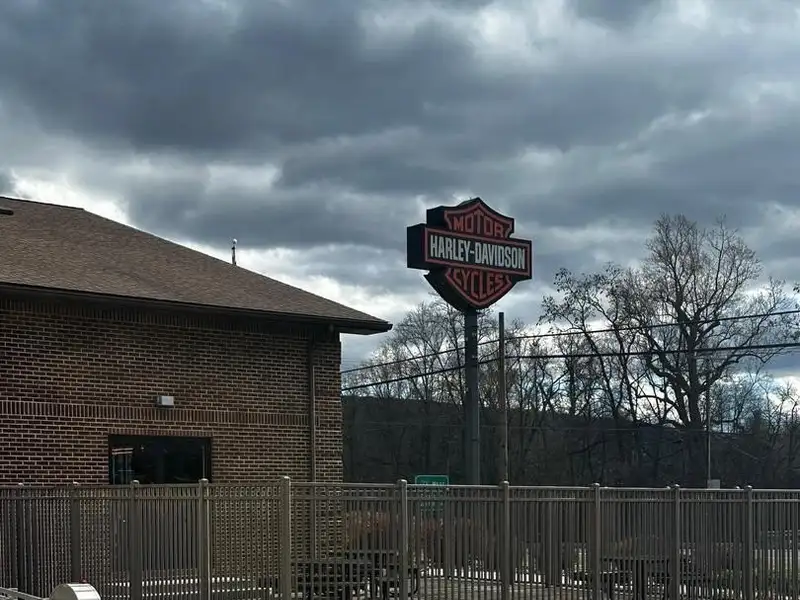 Versatile Commercial Property with Showroom, Offices, and Large Metal Building in Prime Location