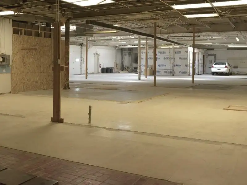 Flexible Commercial Space with Drive-in Door and Ada Accessibility in B-3 Zoning