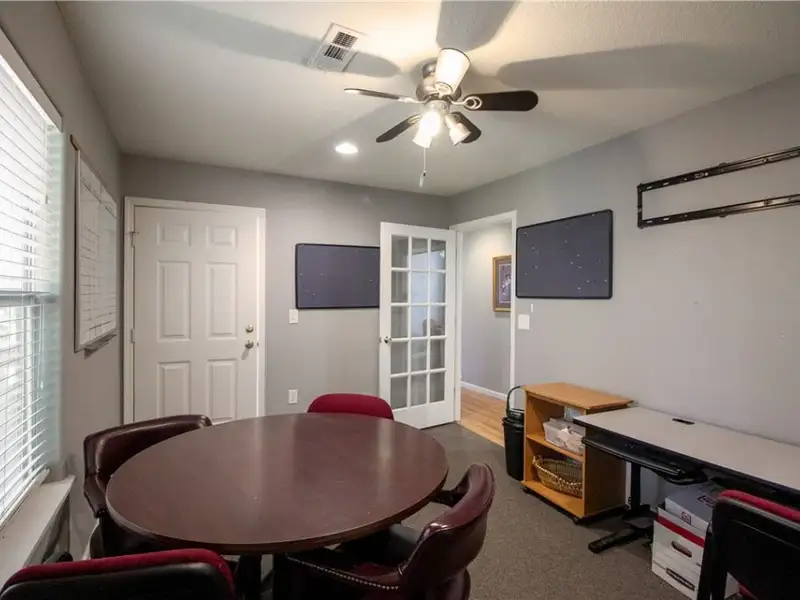 Commercial Building with Office Space Near Hwy 12, Close to Beaver Lake and Prairie Creek Marina