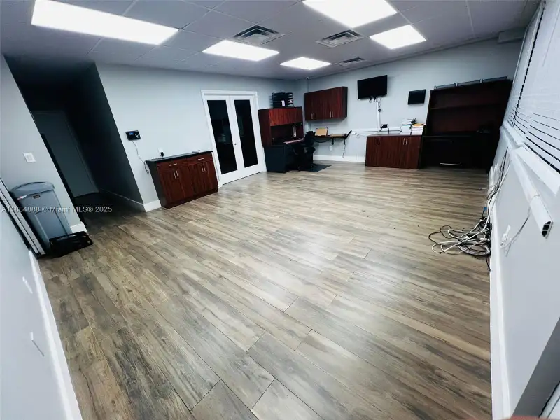 Turnkey Professional Office for Sale on Flagler St & 83rd Ave, Miami