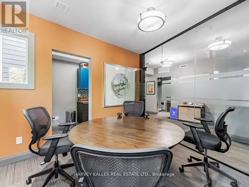 Custom Built Mixed-use Office/residential Property in Thornhill Village, 2013 Award Winner