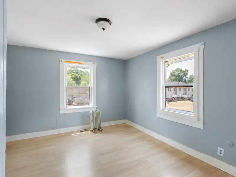 Mixed-use Property in Elkton: Antique Store with 3-bedroom Apartment and Ample Parking