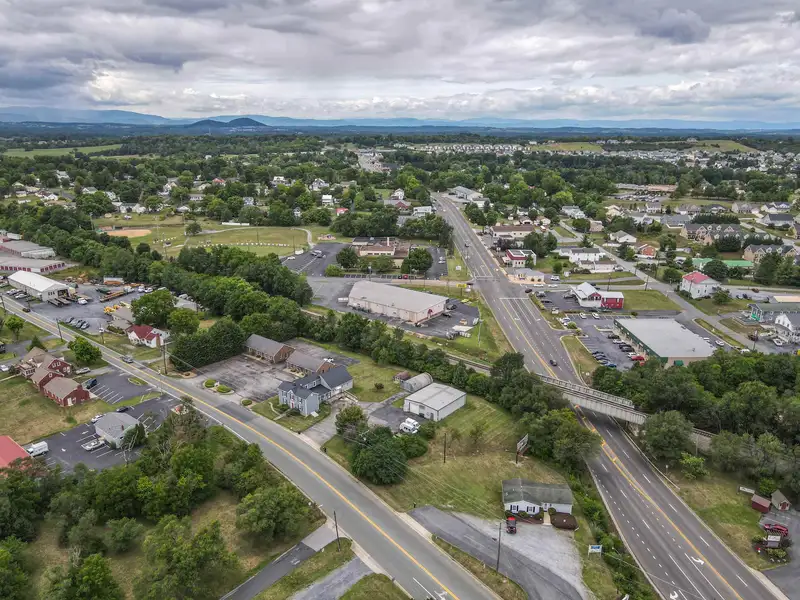 Versatile 6,724 Sqft Residential-commercial Property in Prime Location with Multiple Income Potential