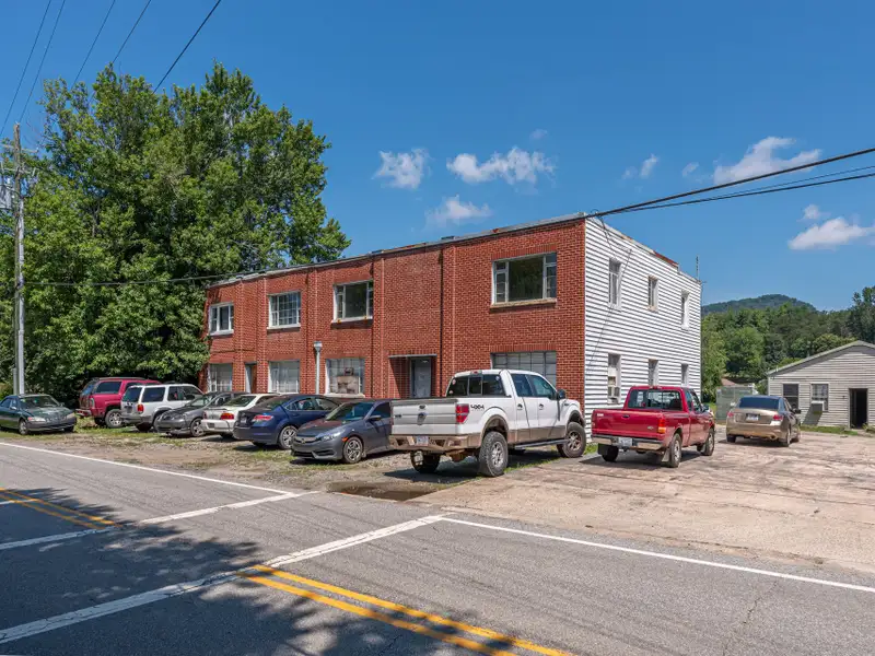 Mixed-use Industrial Property with Office, Storage, and Apartments in Bethel, Nc