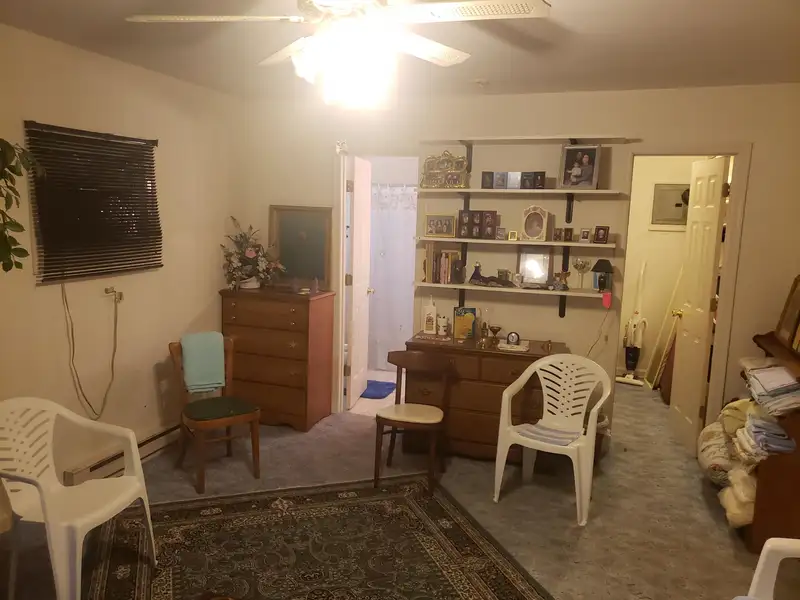 Versatile Retail Gift Shop and Cottages on 7.95 Acres with Mountain Views