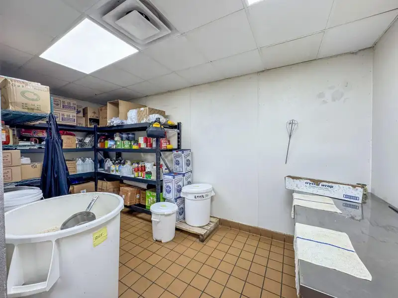 Prime Commercial Restaurant Space in High-traffic Location, 2915 Sq. Ft.