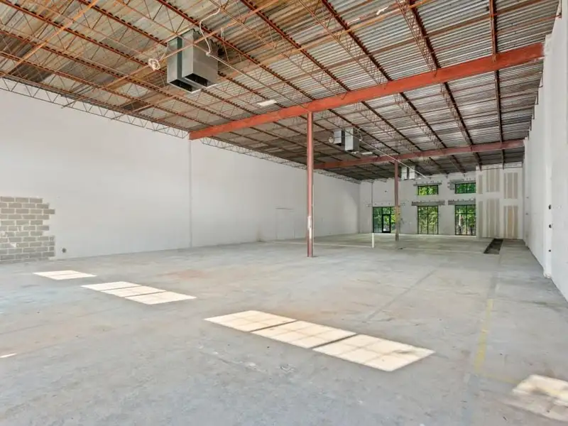 Industrial/flex Building in Prime Atlanta Location with Recent Upgrades and Parking Options