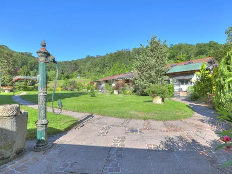 Spacious 34,000 M² Stud Farm Property with Main House, Pool, and Guest Accommodations
