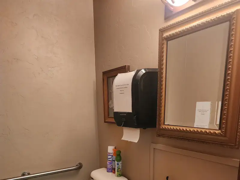 Private Salon Suite on 7th Street with Equipment, Large Windows, and Private Entrance