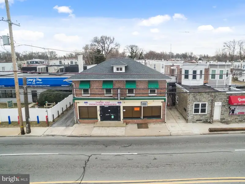 Standalone Commercial Building with Apartment on Macdade Boulevard