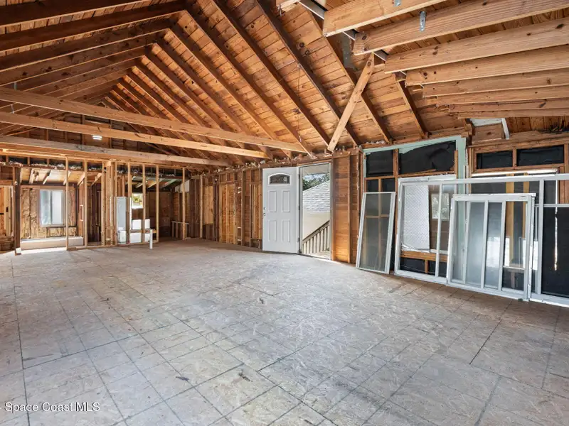 Turnkey 17-unit Storage Facility in Prime Melbourne Location