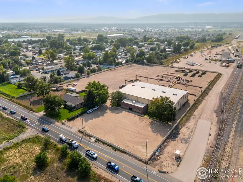 Industrial Building with Cranes on 6 Acres - 17,332 Sq Ft in Steel Fabrication Area
