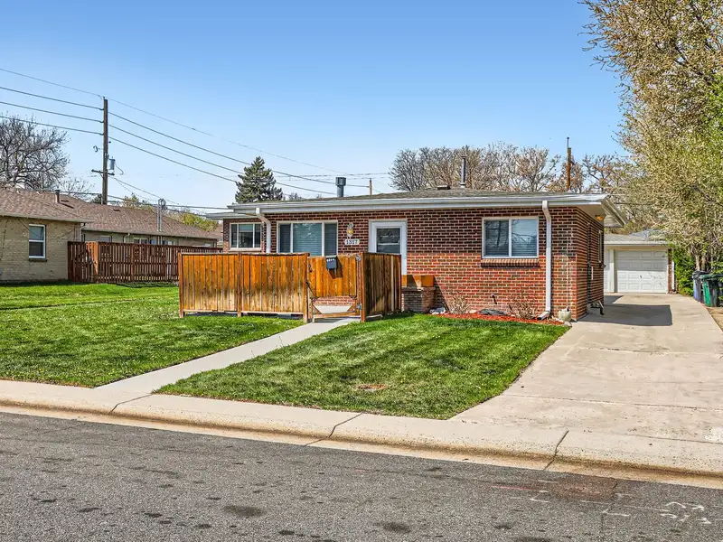 Meticulously Maintained Four-unit Multifamily Property in Central Denver, Colorado