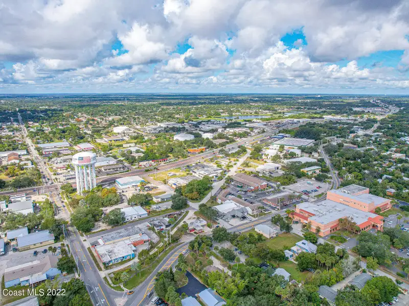 Versatile 1,092 Sq. Ft. Commercial Building Near Cocoa Village with Ample Parking