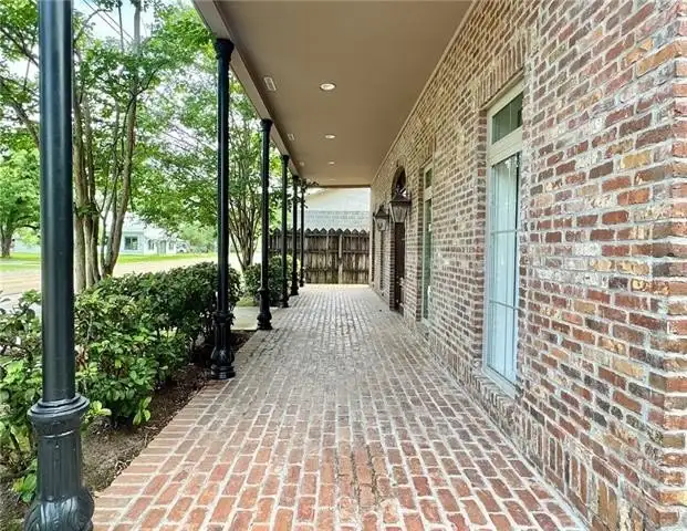 Upscale Office Space for Lease in Downtown Covington with Shared Amenities